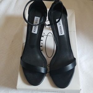 Steve Madden Sexy Black Leather Heels!